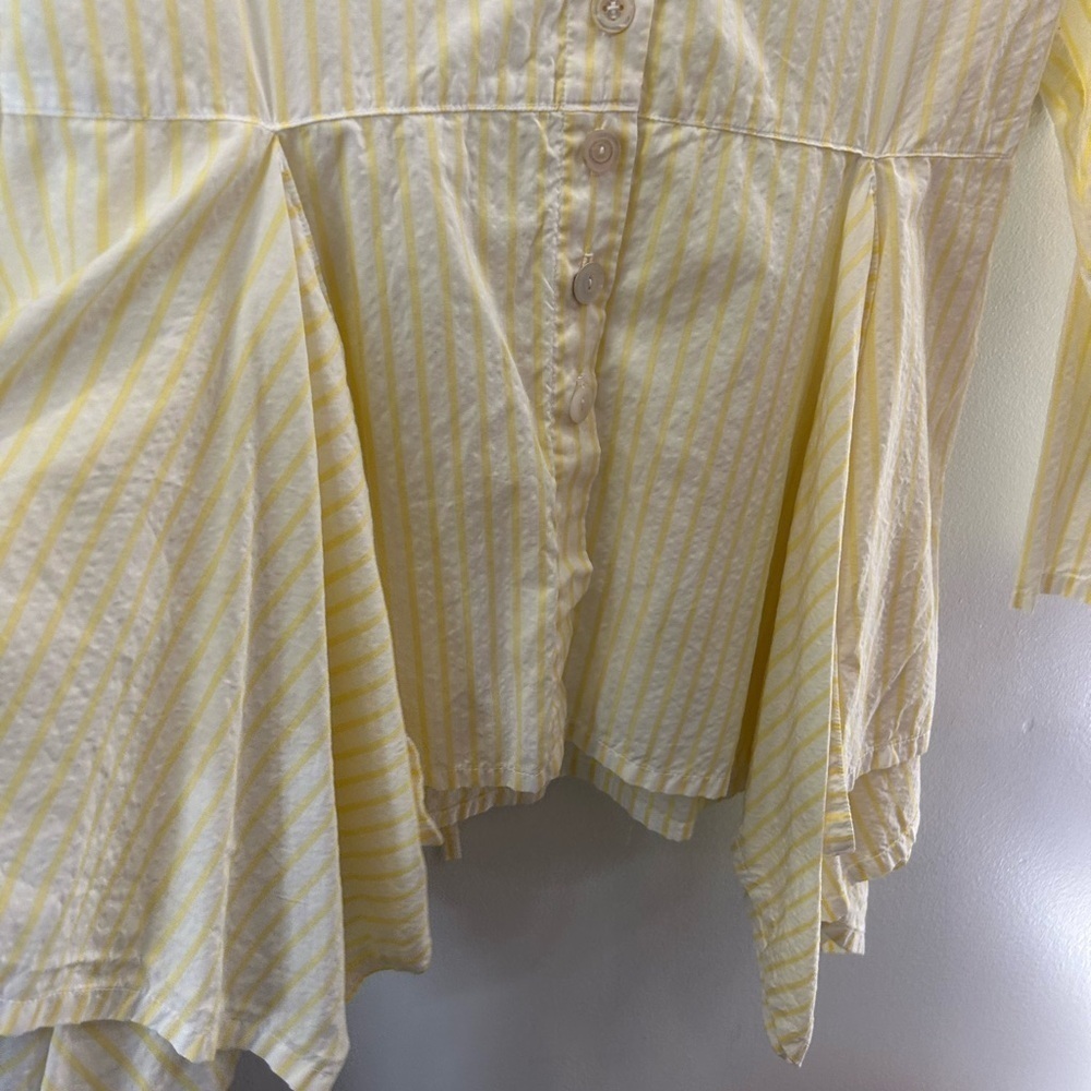 Krista Larson yellow and white pinwheel button down blouse NWT - Picture 5 of 10